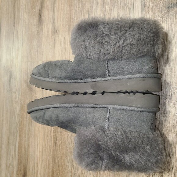 UGG size 8 Gray Sheepskin Fold Fur shearling Boots Short Booties - Picture 4 of 7